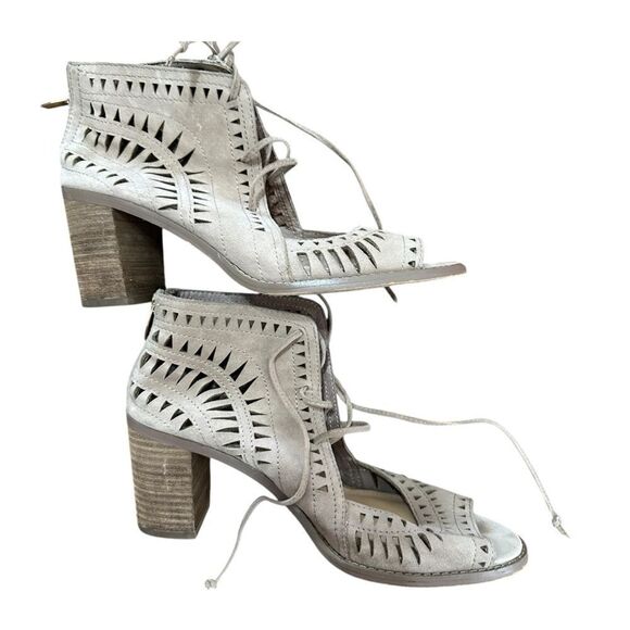Vince Camuto Size 8 Tarita Suede Lace Up Heels - Picture 1 of 7
